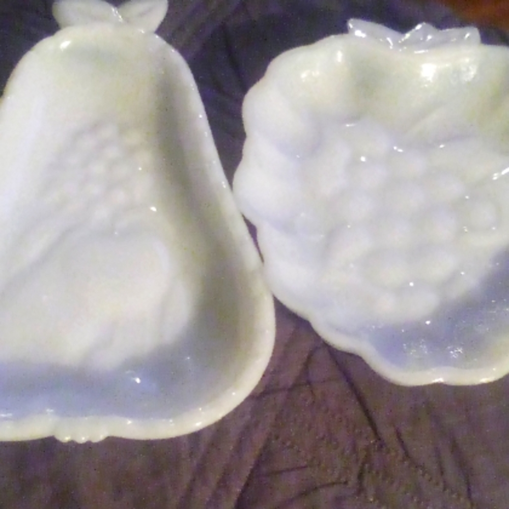 Milkglass decor